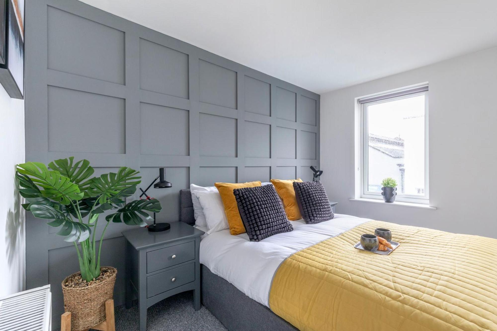 Modern Four Bedroom Four Bathroom Home 切尔滕纳姆 外观 照片